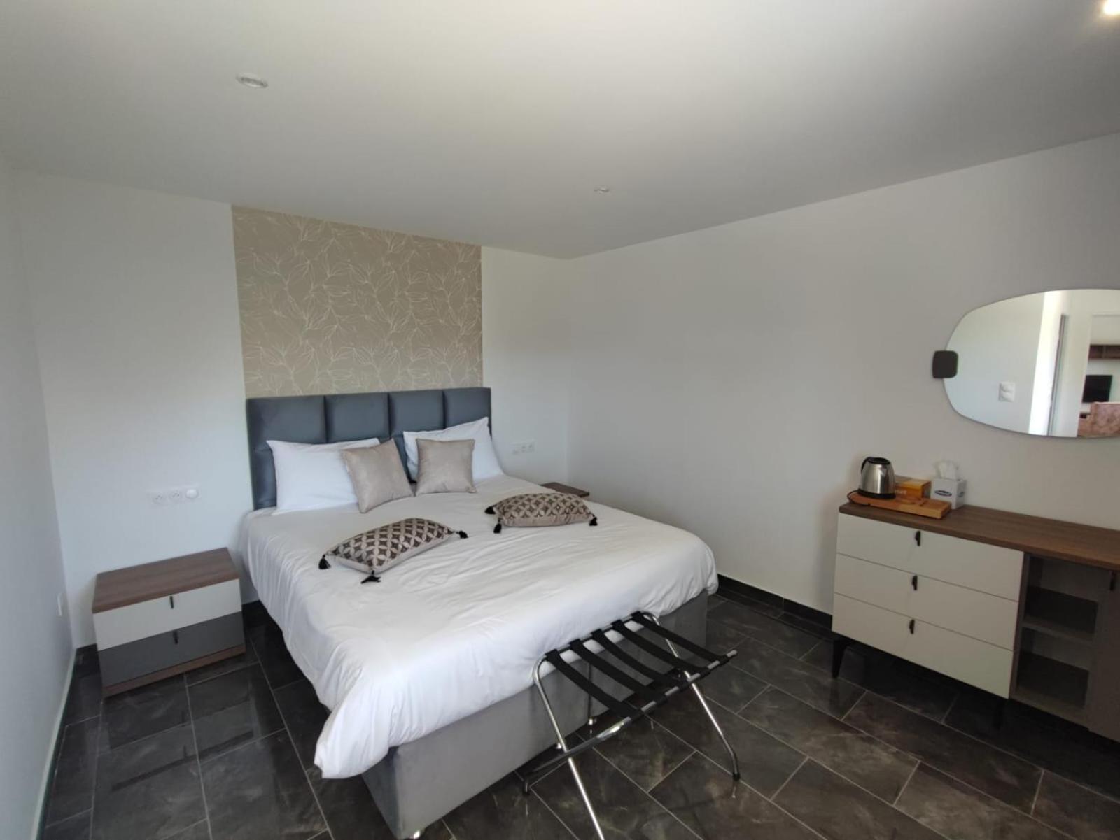 Hotel Parc Les Cigognes Albe Экстерьер фото