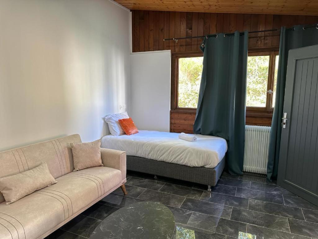 Hotel Parc Les Cigognes Albe Экстерьер фото